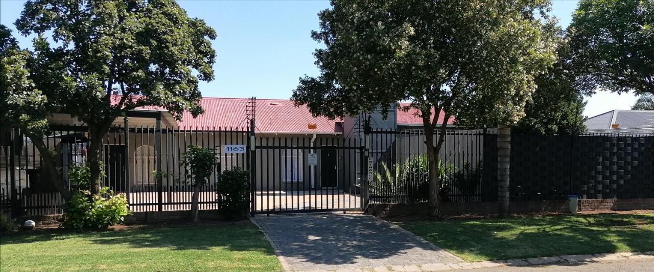 Meadowbrook Guesthouse Pretoria-Noord Eksteriør bilde